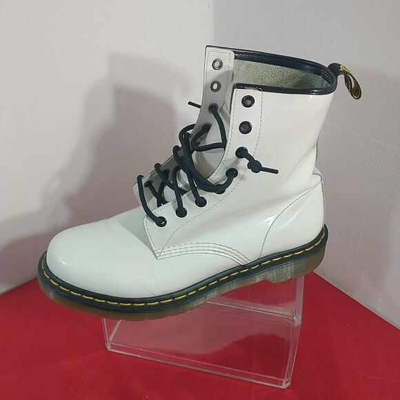 Dr. Doc Martens 1460 Womens Size 10 White Patent Leather 8 Eyelet Combat Boots. - Picture 5 of 14